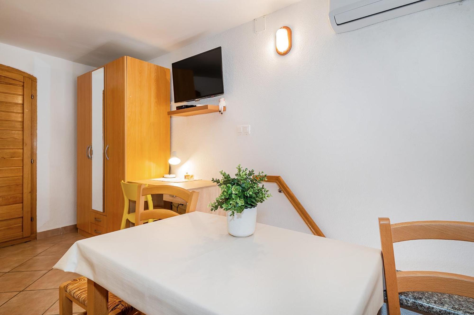 Studio Apartment Tea บัชกา ภายนอก รูปภาพ