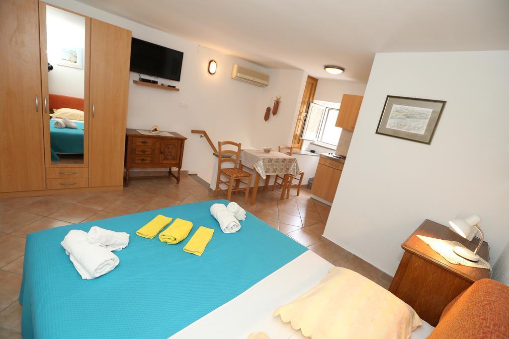 Studio Apartment Tea บัชกา ภายนอก รูปภาพ