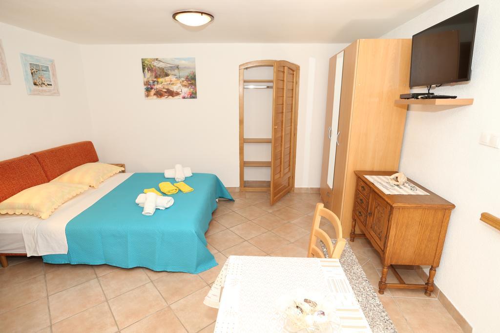 Studio Apartment Tea บัชกา ภายนอก รูปภาพ