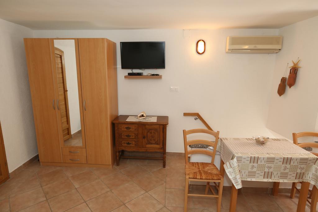 Studio Apartment Tea บัชกา ภายนอก รูปภาพ